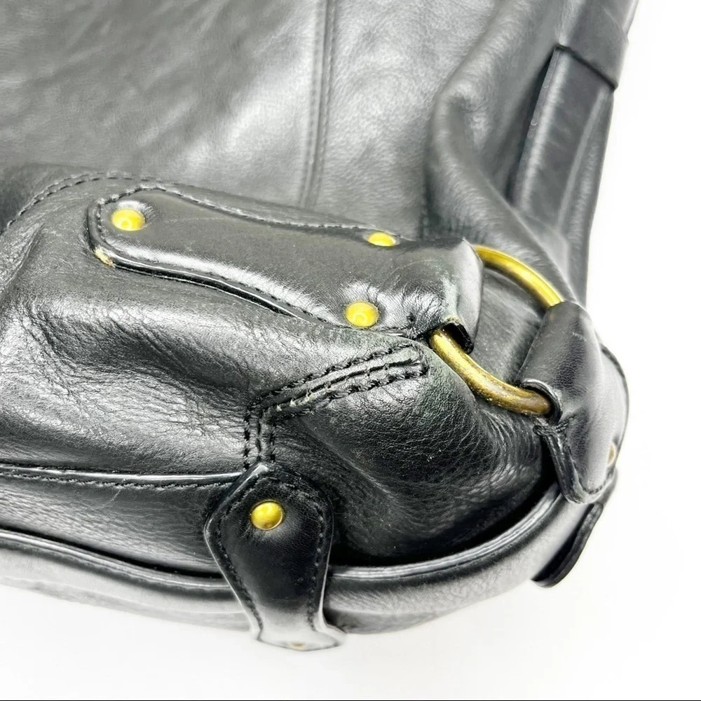 Michael Kors | Leather Shoulder Hobo Feed Bag